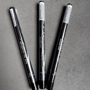 Felt Tip Eyeliner - Black